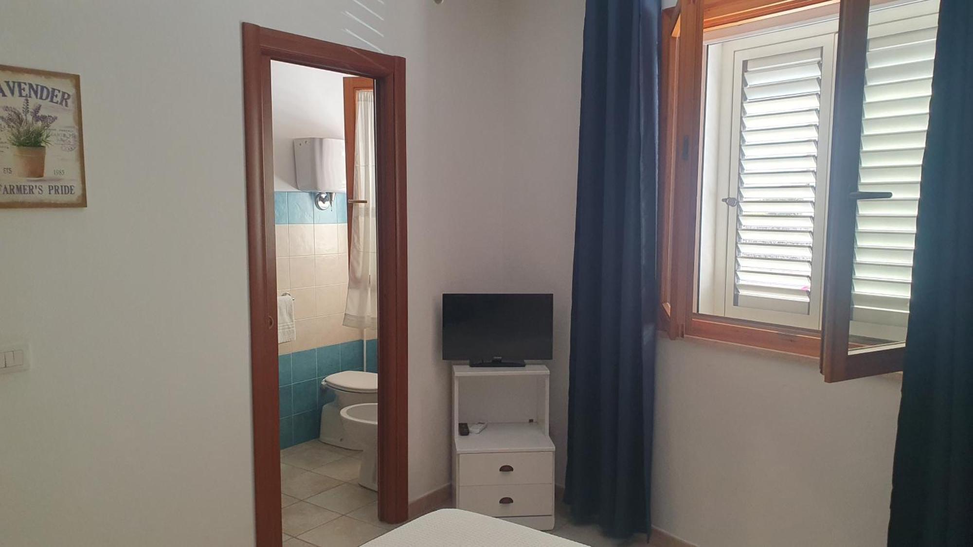 Blue Dolphin Guest House Alghero Exterior foto